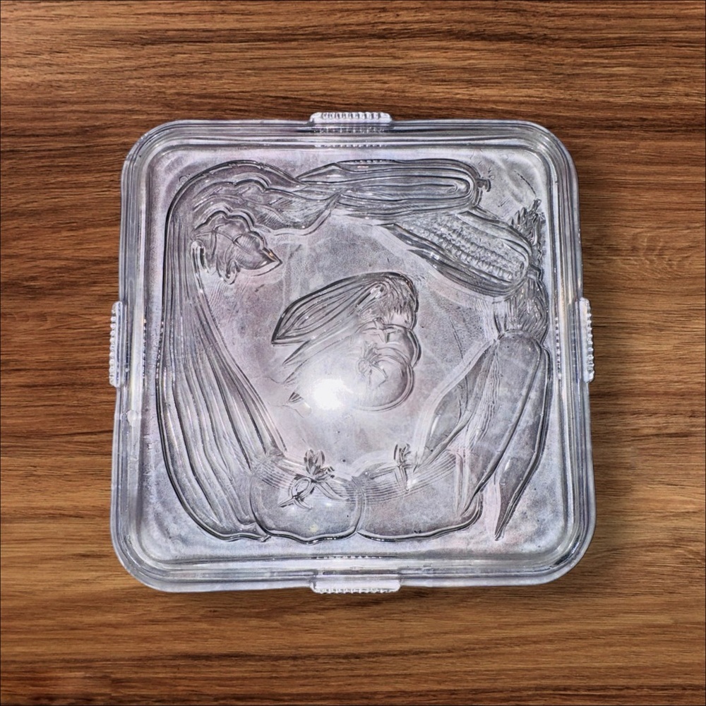 Vintage Federal Square Ribbed Refridgerator Dish With Vegetables
